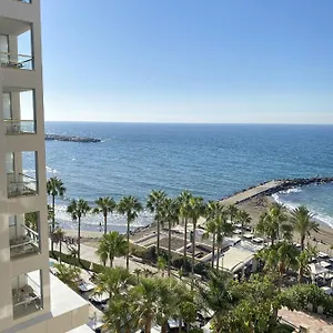 https://precioso-apartamento-en-primera-linea-de-playa.es-andalucia.com